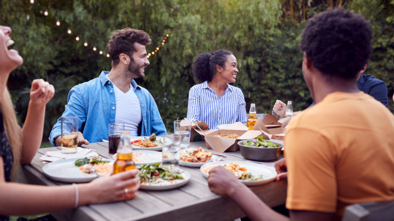5 Tips for Eating Healthy at Parties | TRAIN